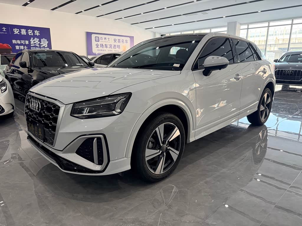 Audi Q2L