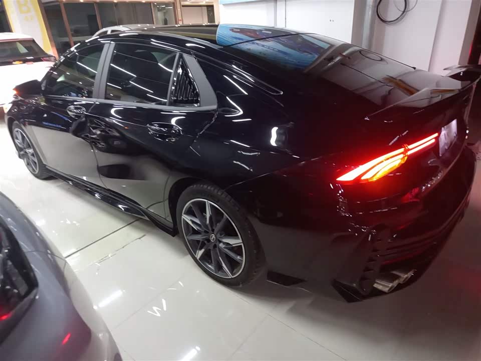 Trumpchi Shadow Leopard