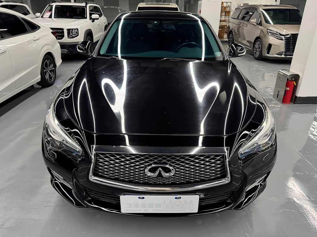 Infiniti Q50L