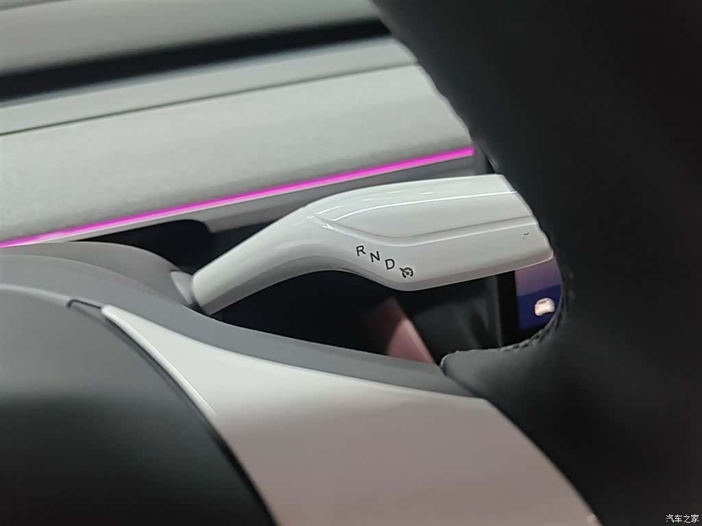 Tesla Model Y, 2024 14