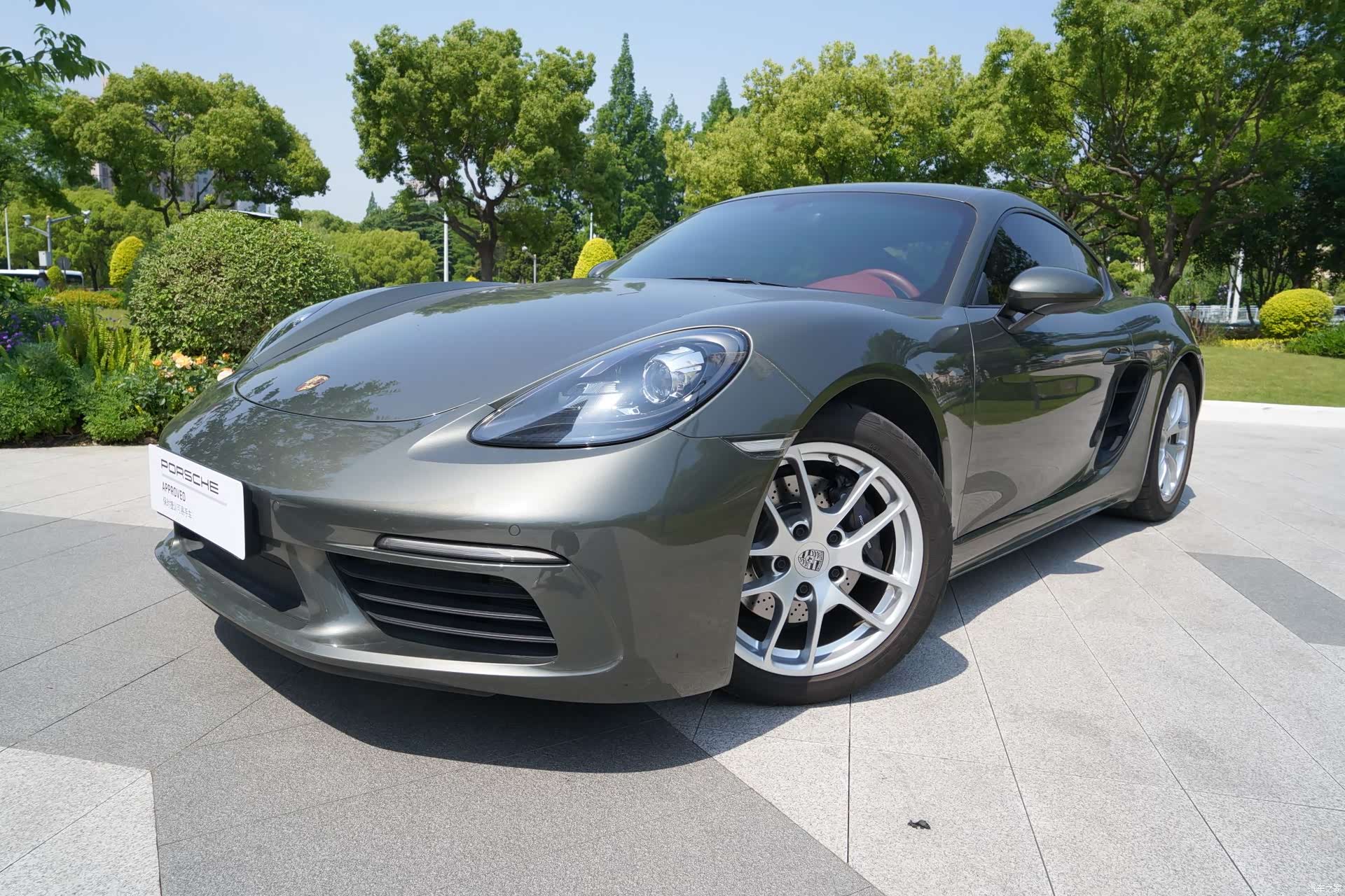 Porsche Cayman, 2024 1