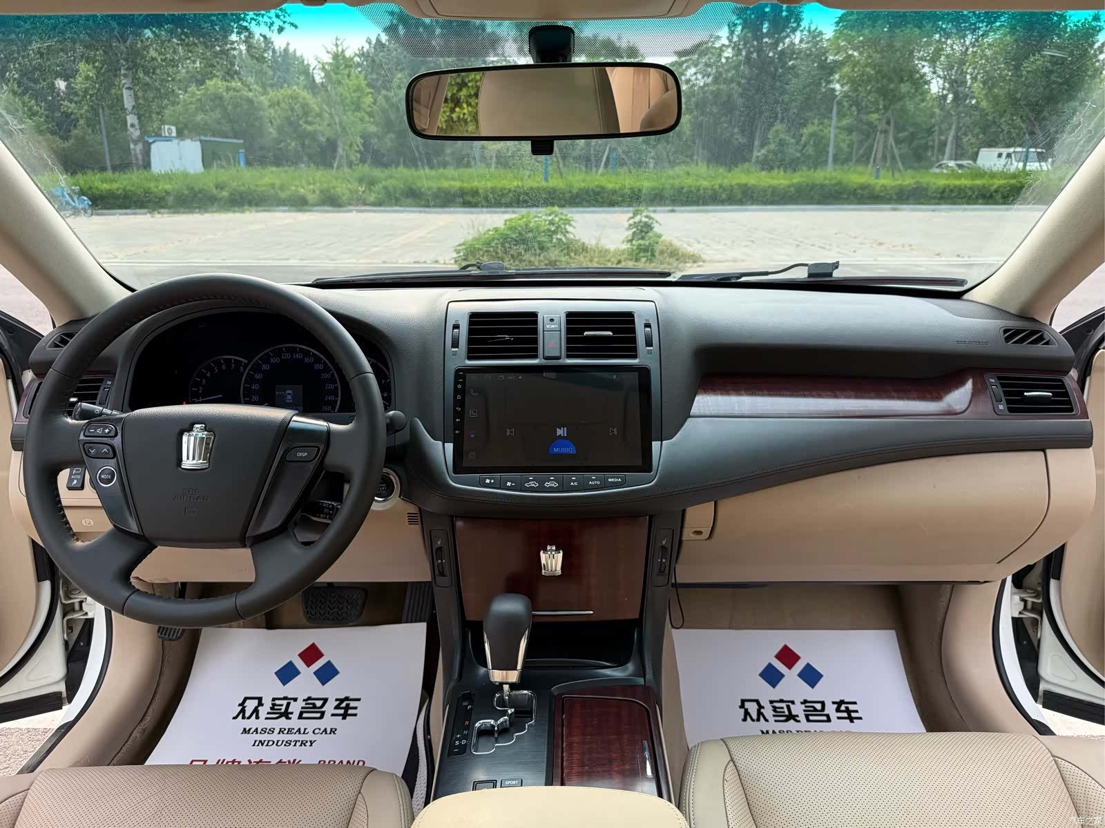 Toyota Crown, 2012 8