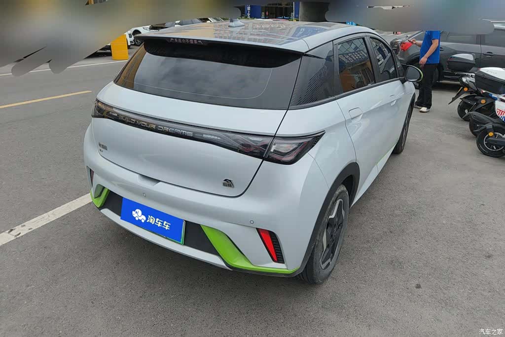 BYD Dolphin, 2022 3