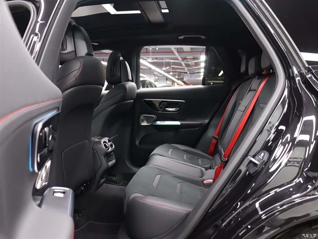 Mercedes-Benz GLC, 2026 21