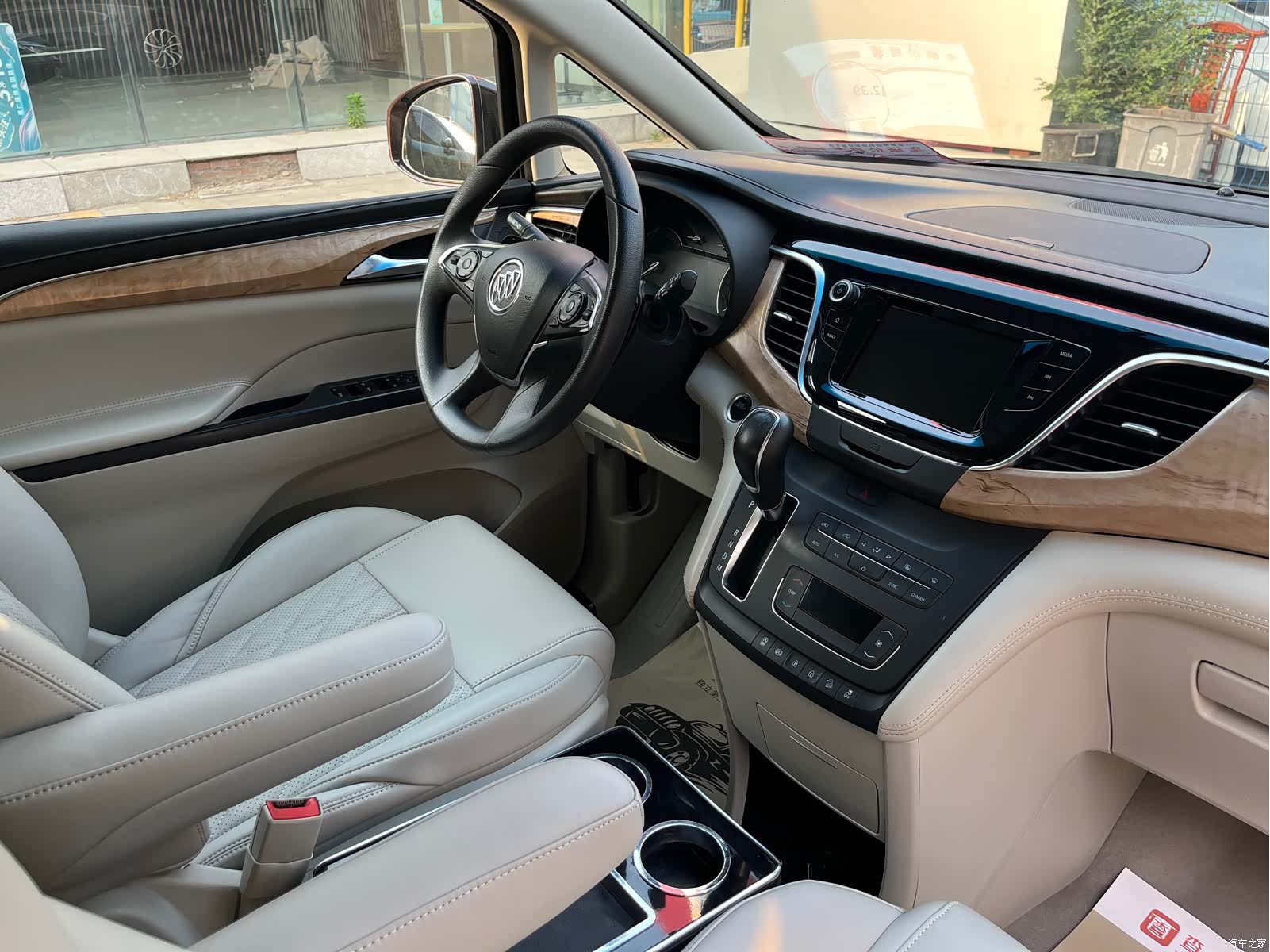 Buick GL8, 2018 12