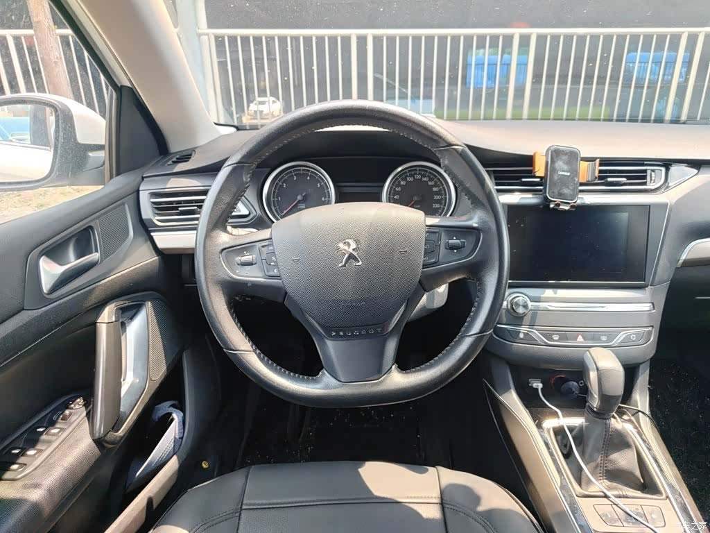 Peugeot 408, 2017 3