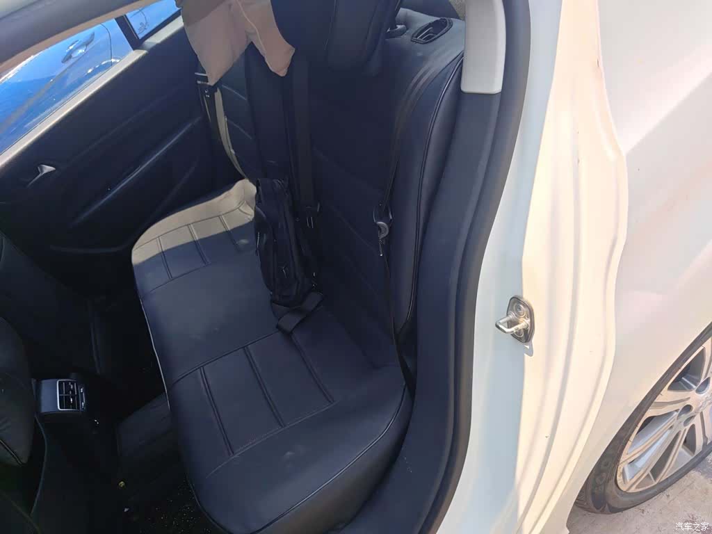 Peugeot 408, 2017 15
