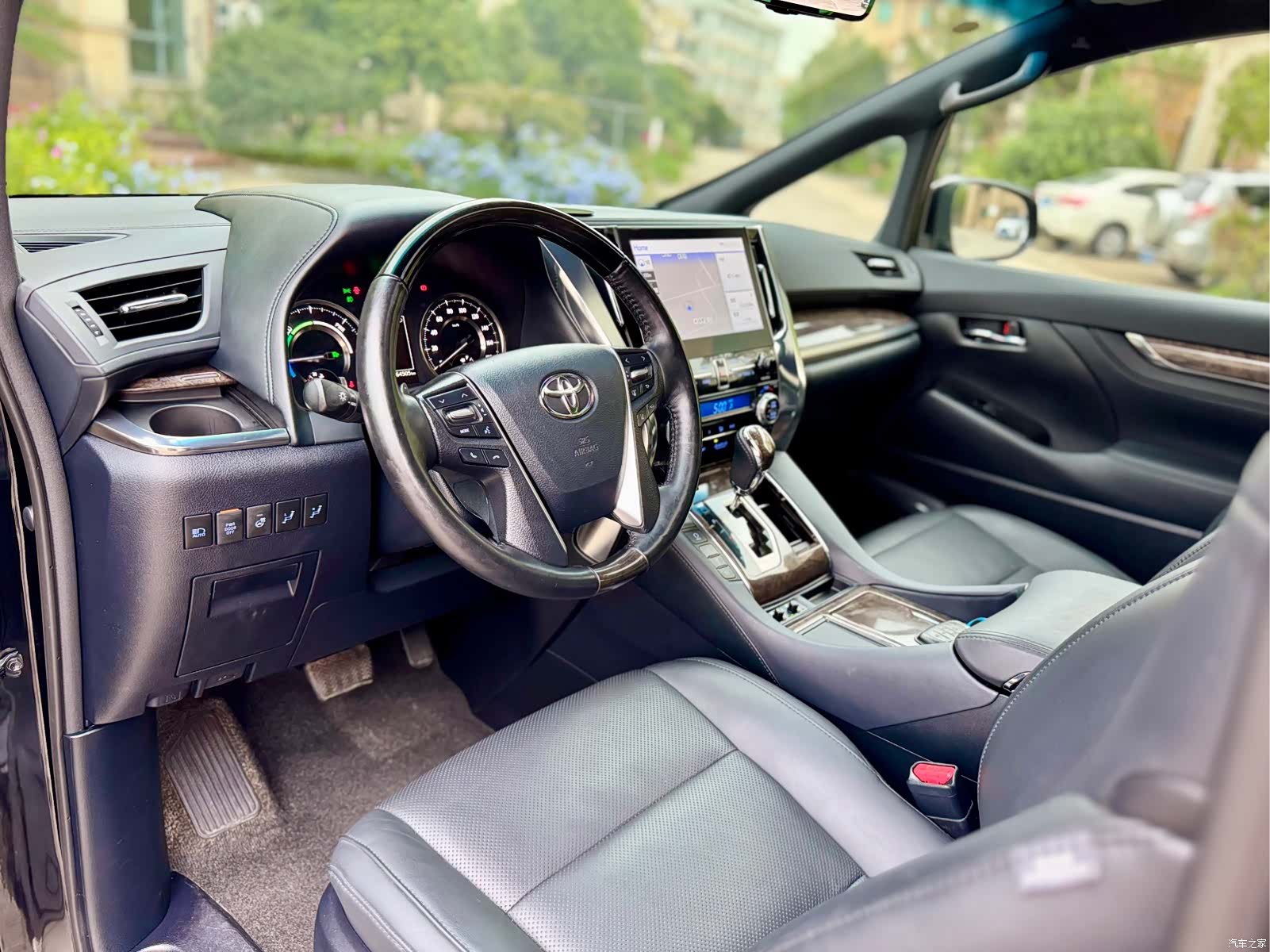 Toyota Vellfire, 2023 6