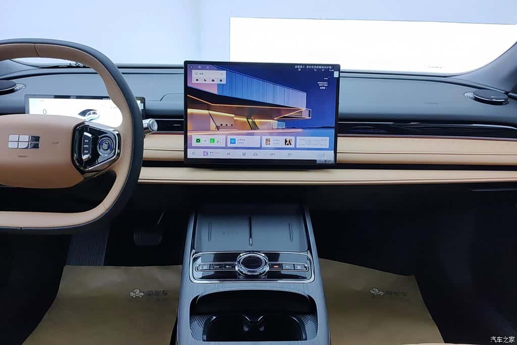 Geely 8, 2025 13