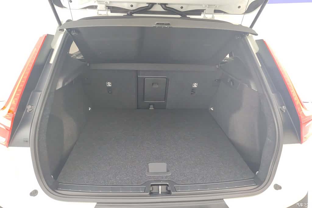 Volvo XC40, 2021 4