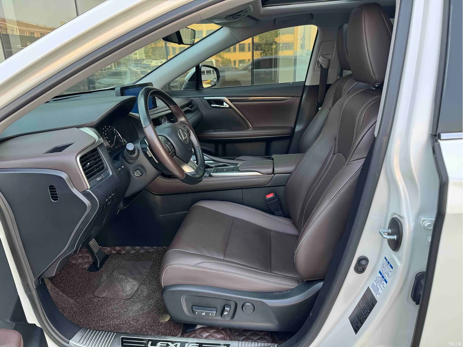 Lexus RX, 2022 4