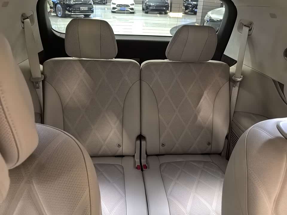 AITO Ask the world M9