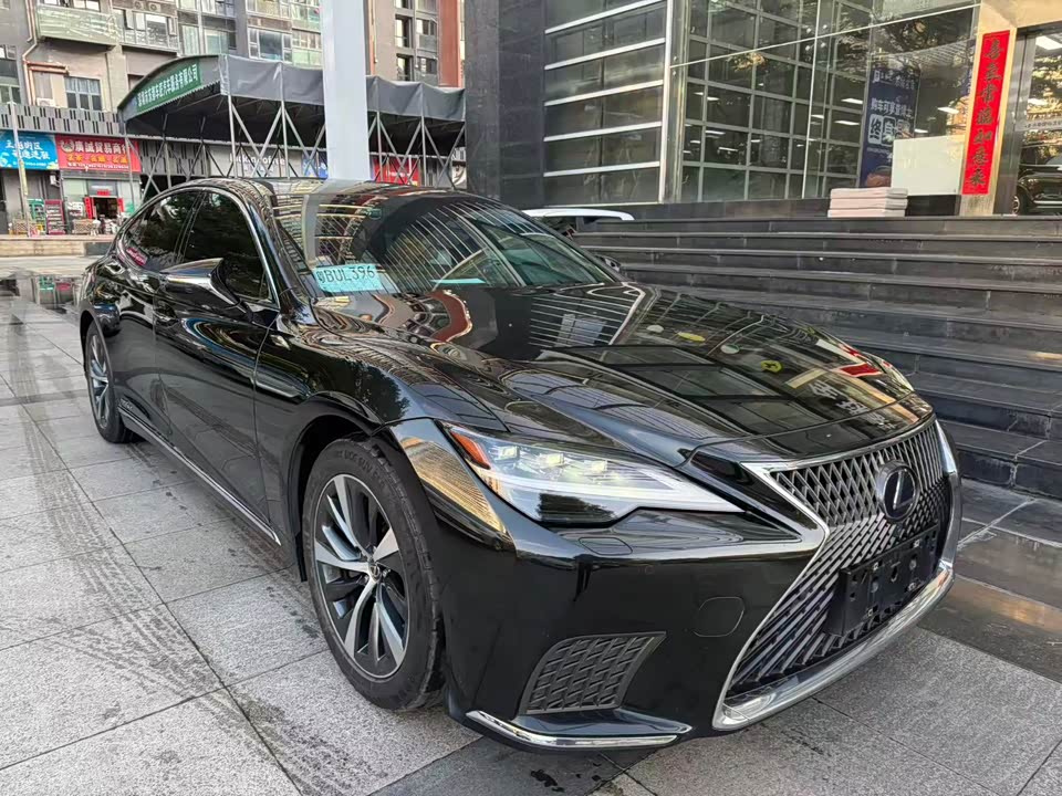 Lexus LS