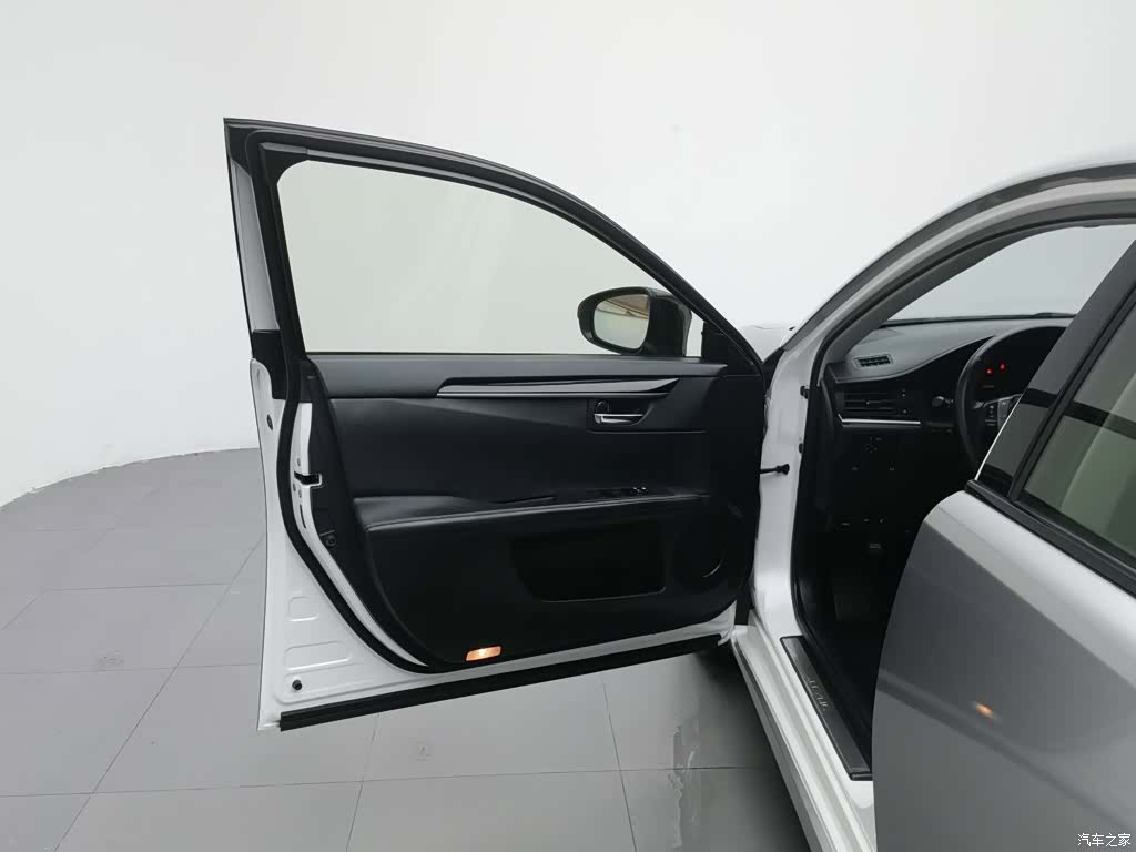 Lexus ES, 2014 8