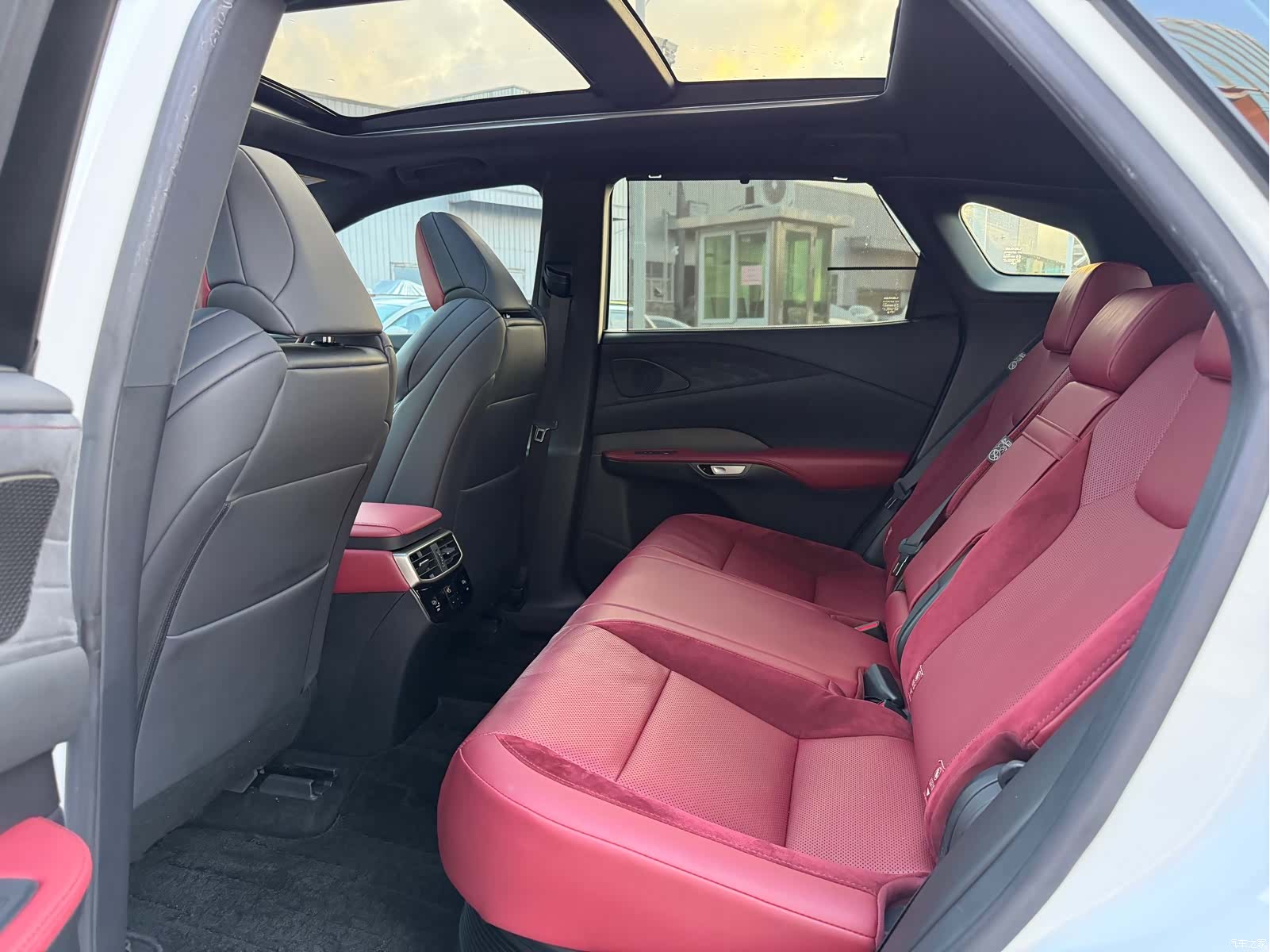 Lexus RX, 2023 все фото