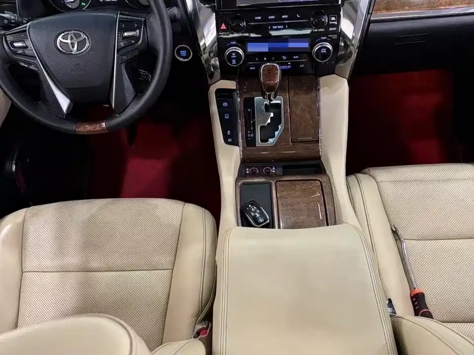 Toyota Elfa