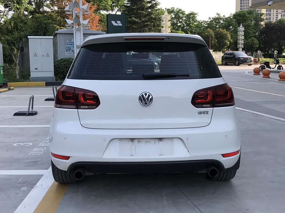 Volkswagen Golf GTI