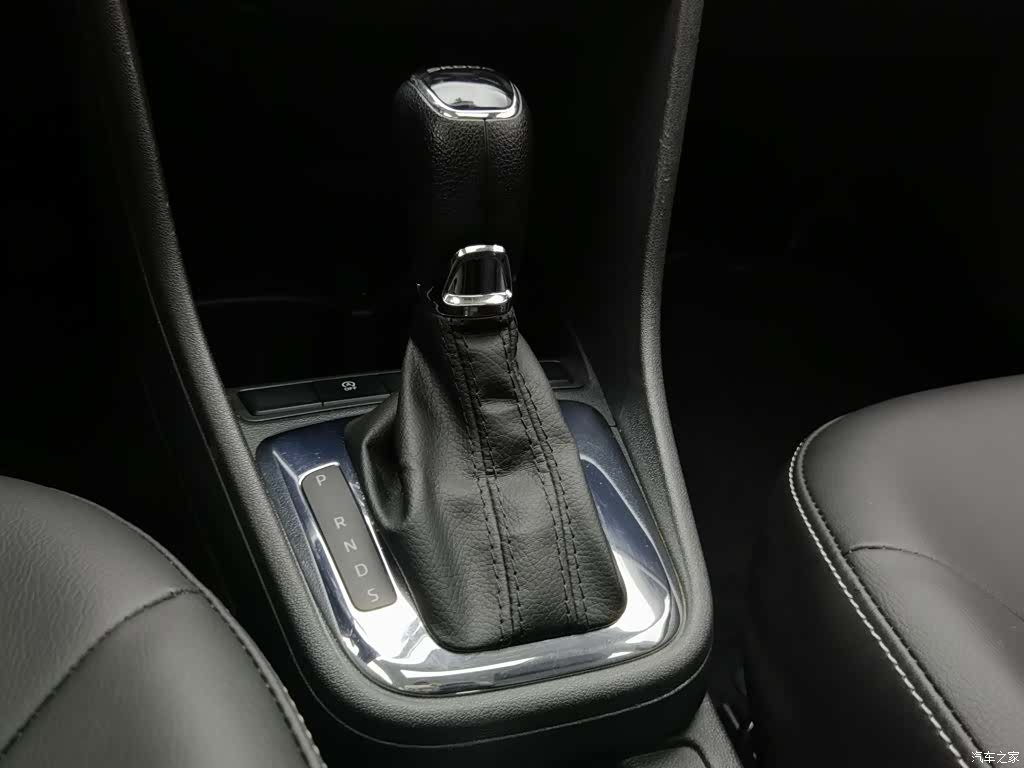 Skoda Rapid, 2019 13