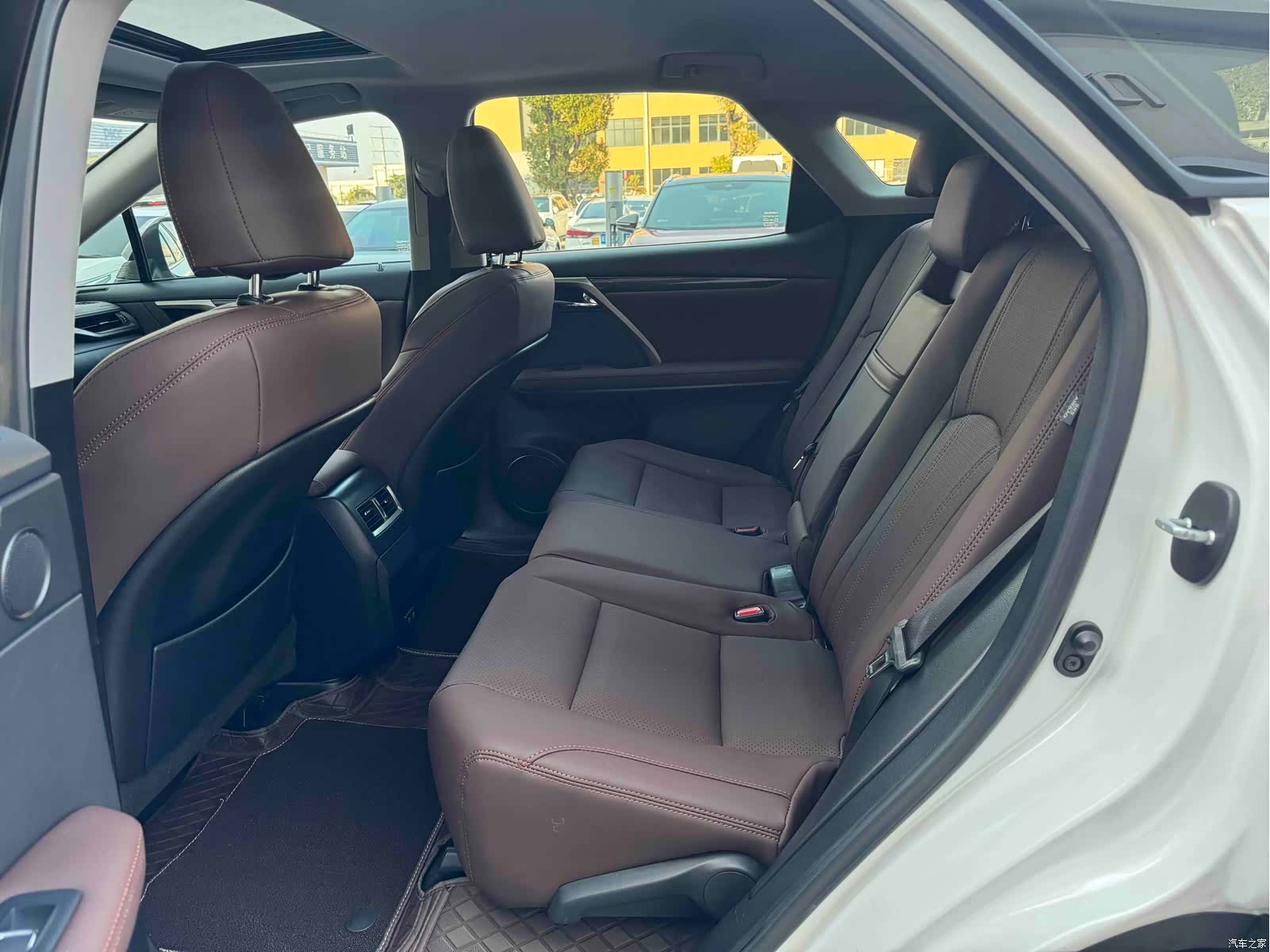 Lexus RX, 2021 все фото