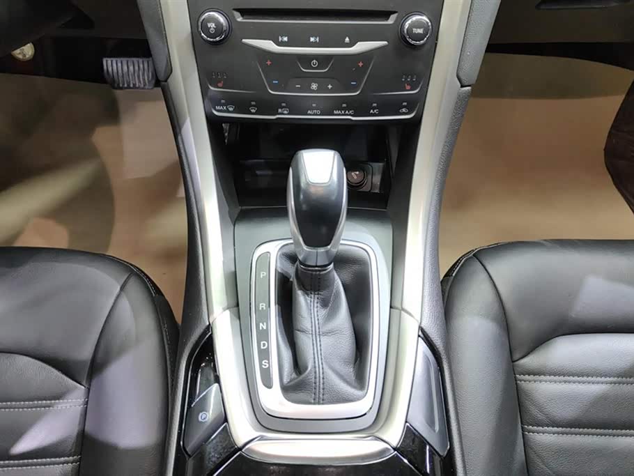 Ford Mondeo Ford Mondeo