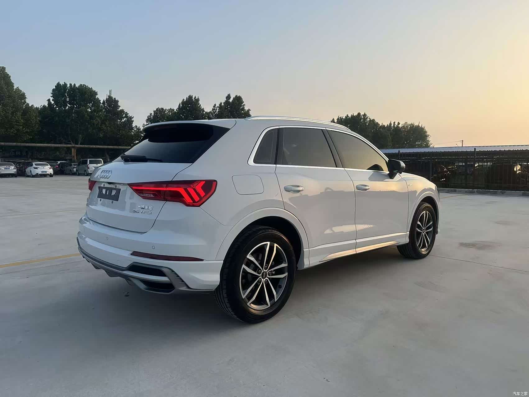 Audi Q3, 2022 все фото