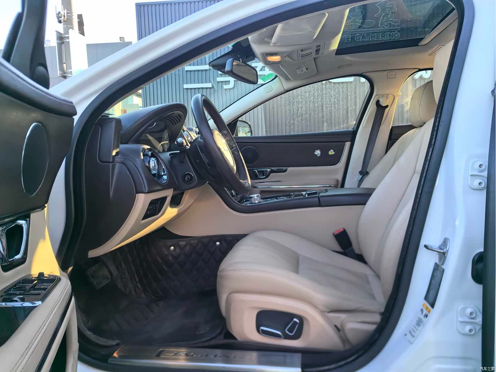 Jaguar XJ, 2014 7