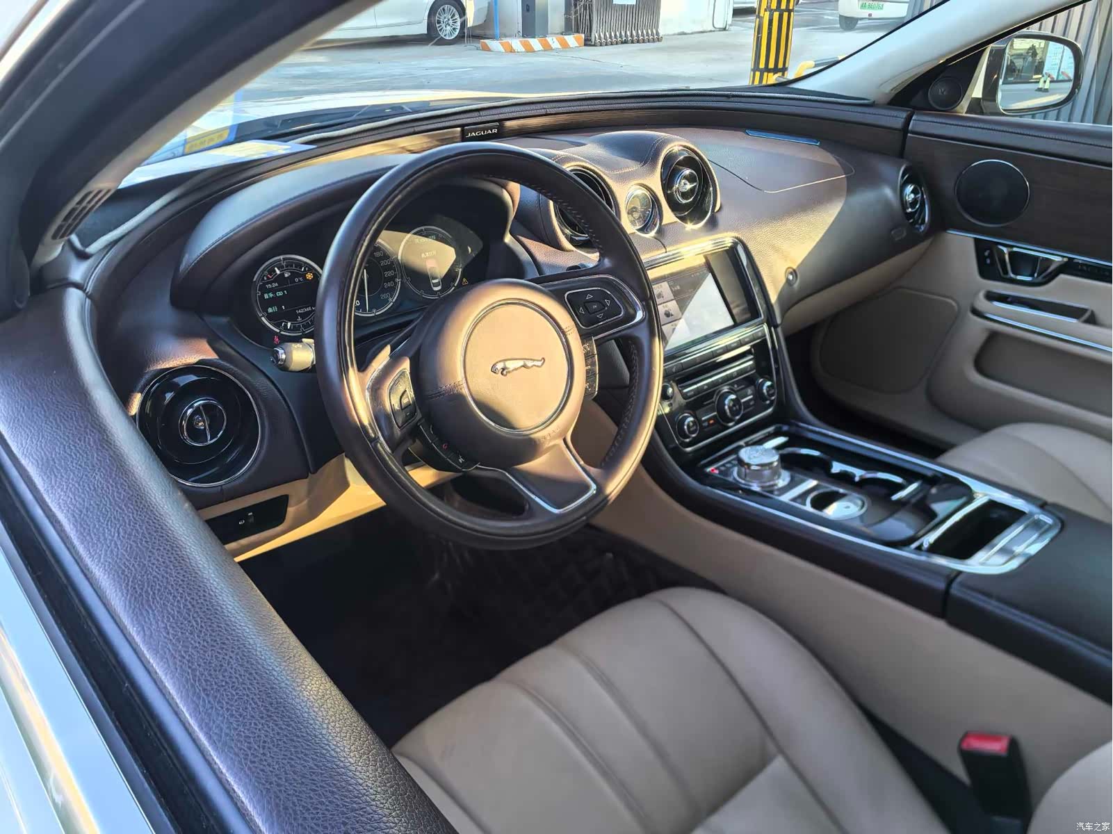 Jaguar XJ, 2014 8