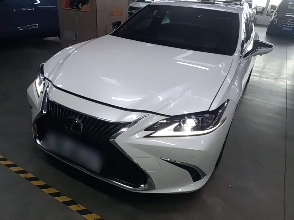Lexus ES 2018 200 Luxury V