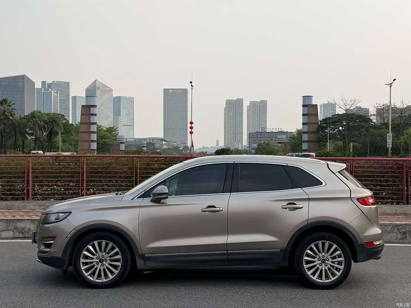 Lincoln MKC, 2019 3