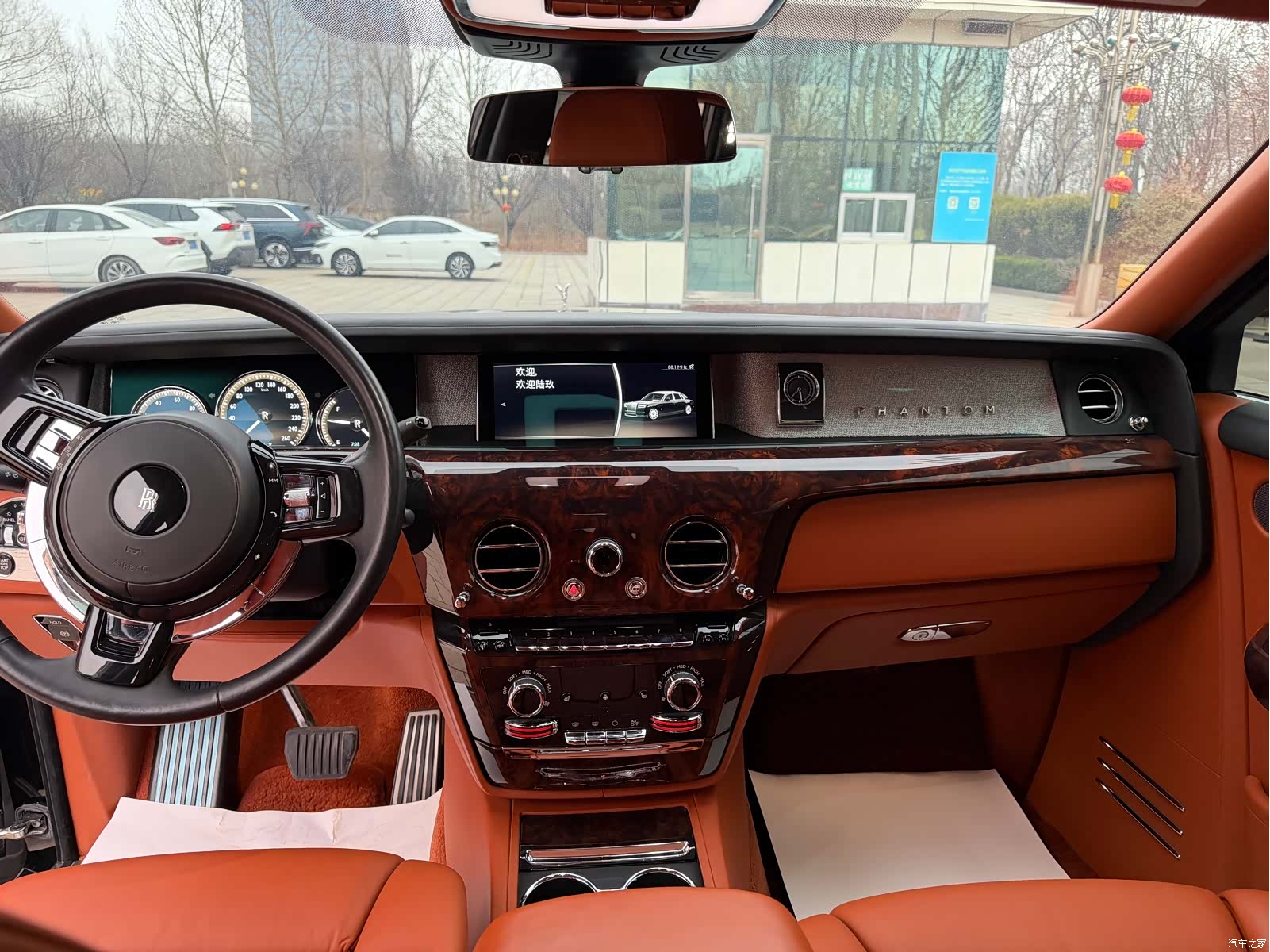 Rolls-Royce Phantom, 2021 4
