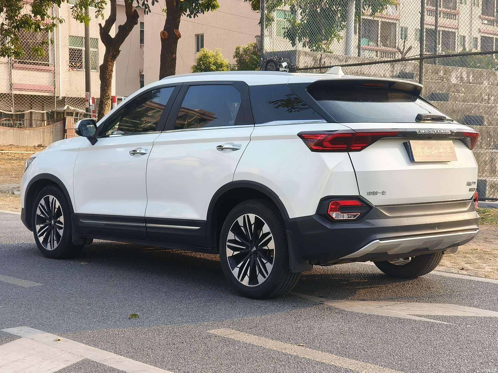 Bestune T77, 2022 4