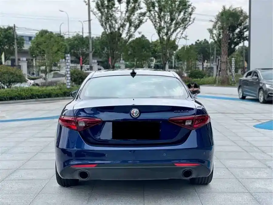 Alfa Romeo Giulia Alfa Romeo Giulia