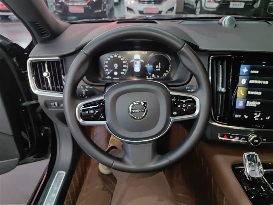 Volvo S90