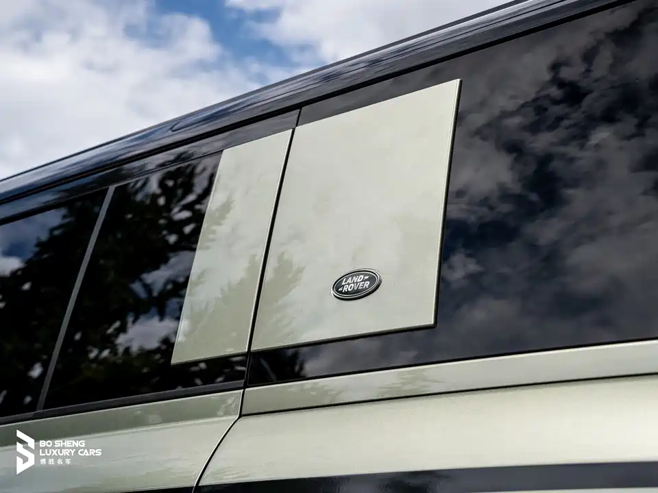 Land Rover guard