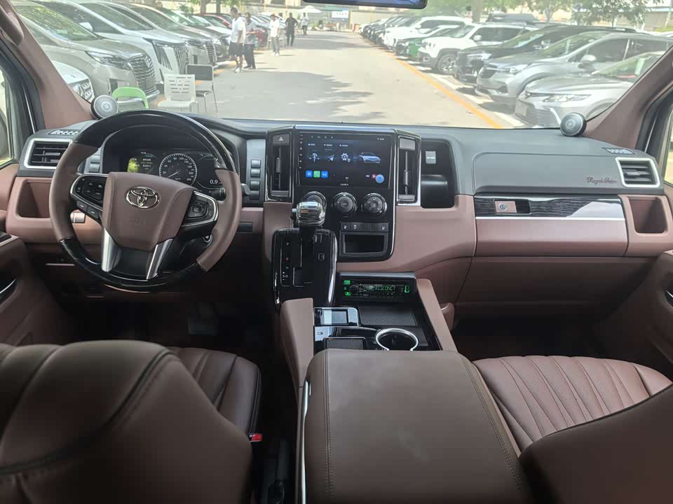 Toyota HIACE Toyota HIACE