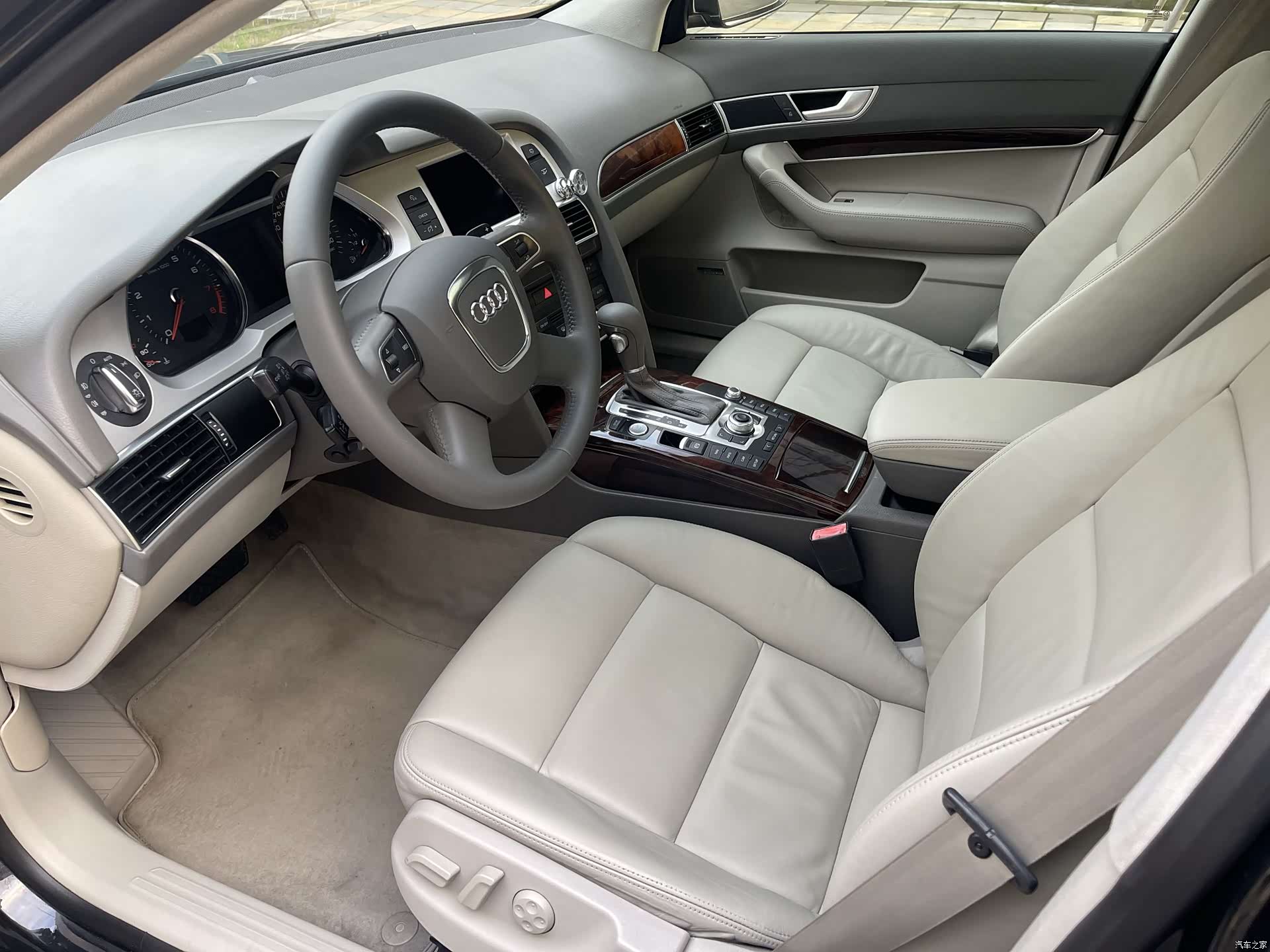 Audi A6L, 2010 6