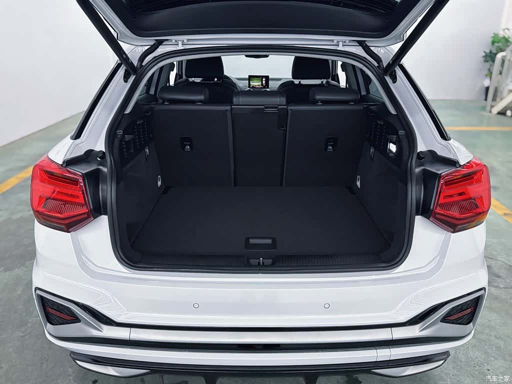 Audi Q2L, 2024 24