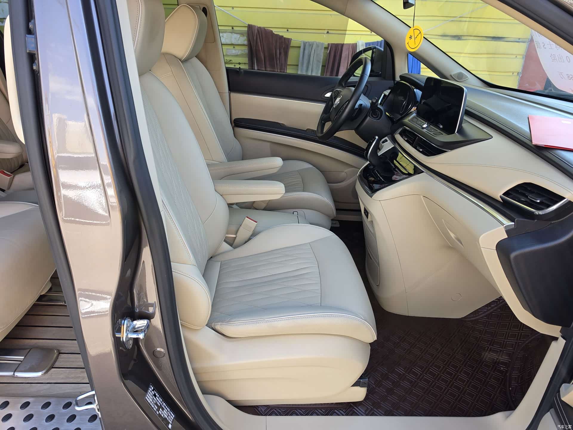 Buick GL8, 2023 4