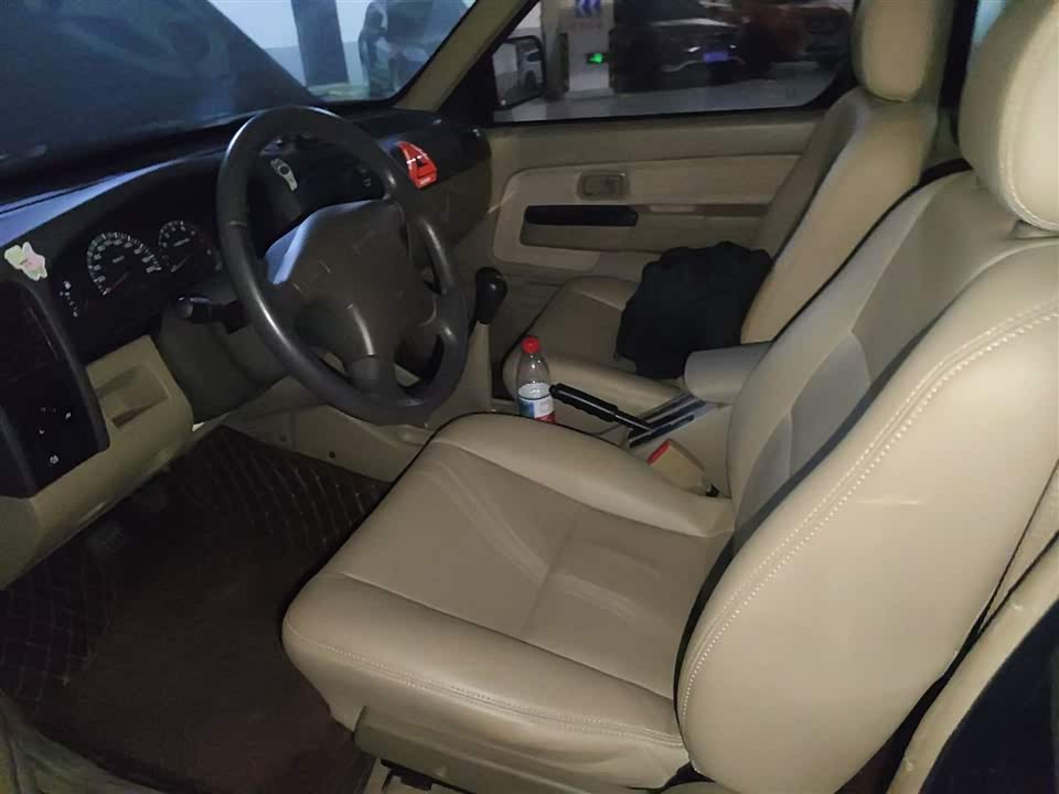 Dongfeng Ruiqi multi-function vehicle