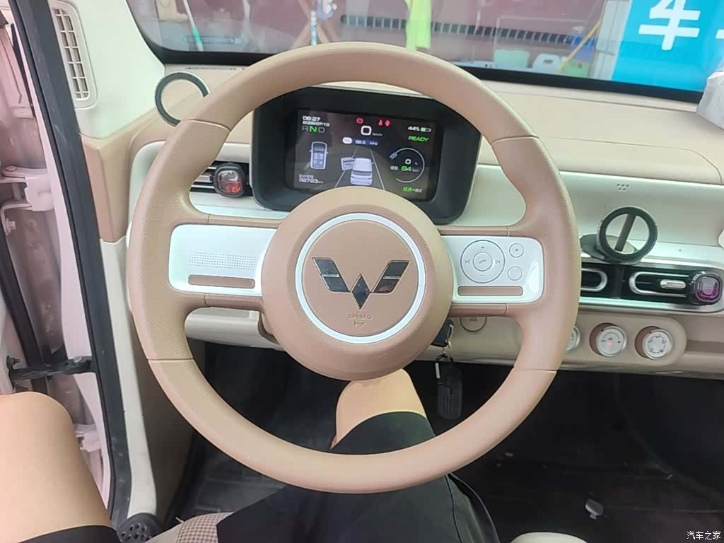 Wuling MINIEV, 2025 11