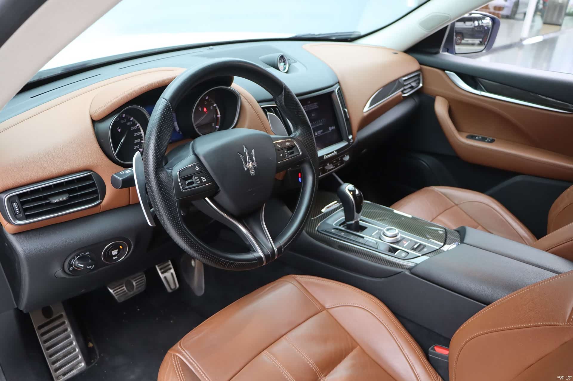 Maserati Levante, 2017 18