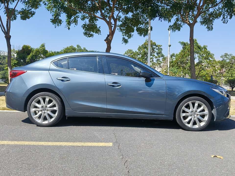 Mazda 3 Angkesaila
