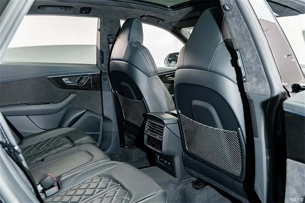 Audi Q8, 2022 23
