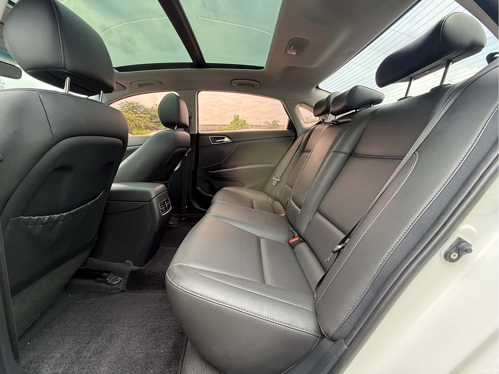 Hyundai GLS, 2015 6