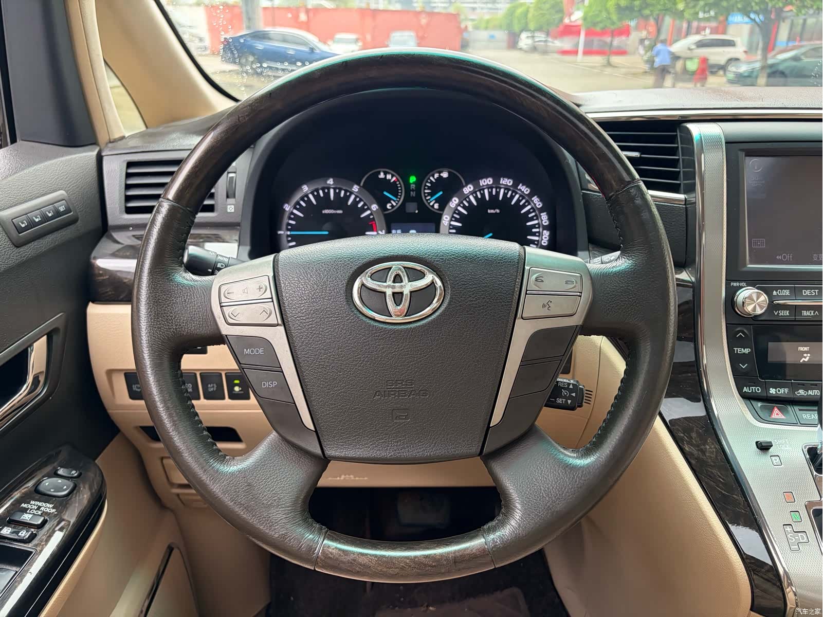 Toyota Alphard, 2013 6