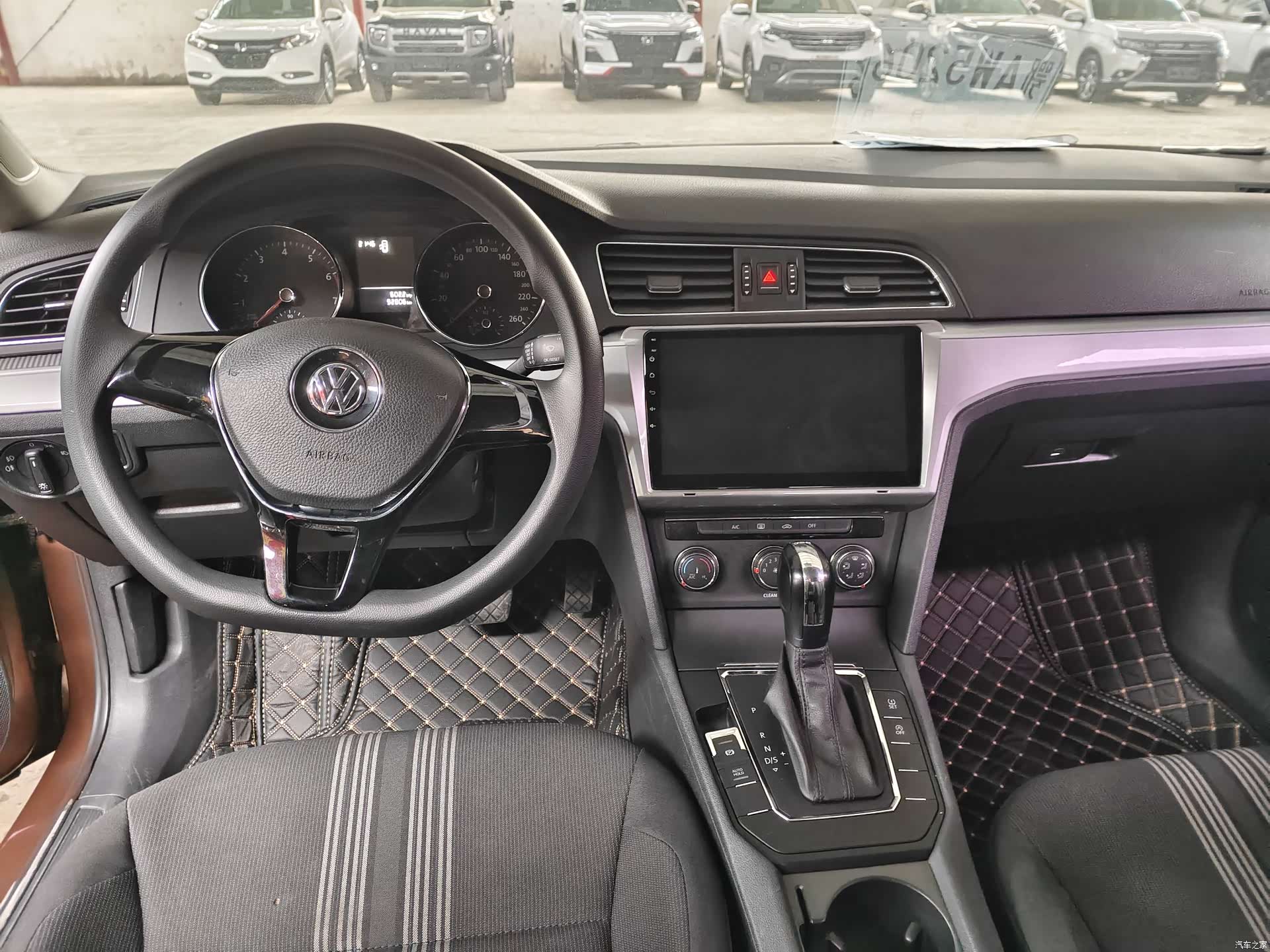Volkswagen Lamando, 2017 все фото