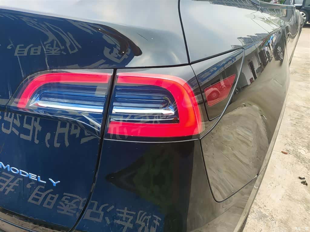 Tesla Model Y, 2024 8