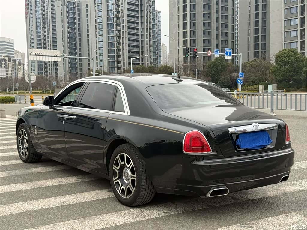 Rolls-Royce Ghost, 2013 6