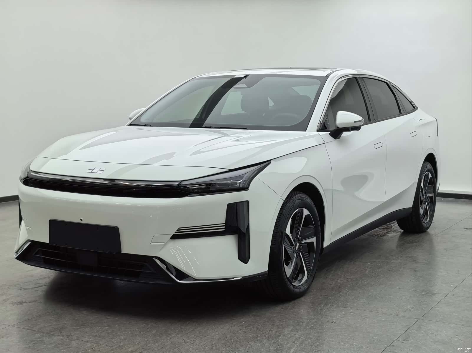 Geely Galaxy L6, 2024 1