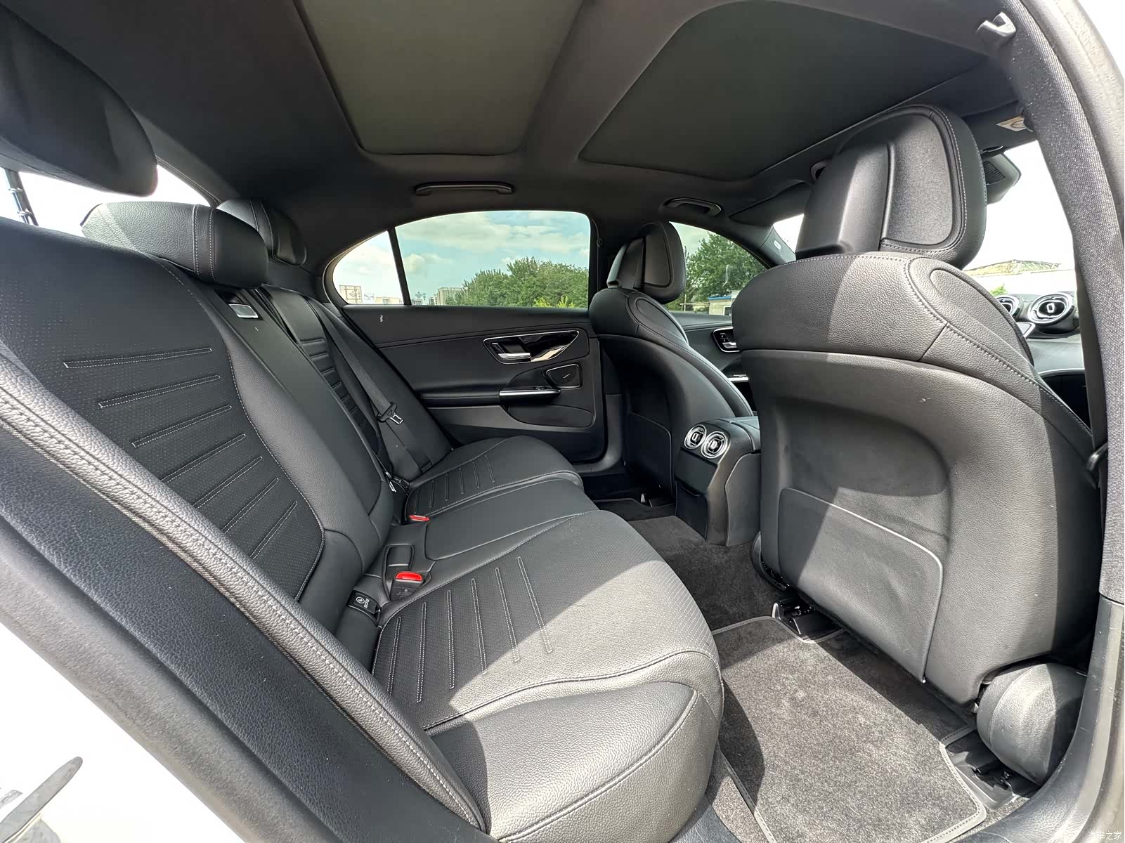 Mercedes-Benz C-Class, 2024 8